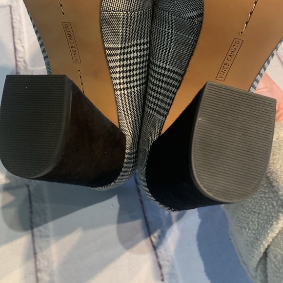 Vince Camuto heels - Picture 8 of 9